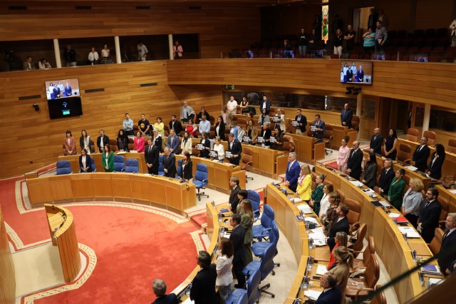 O Parlamento de Galicia garda un minuto de silencio polas vítimas de Gaza